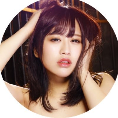 葉月もえ